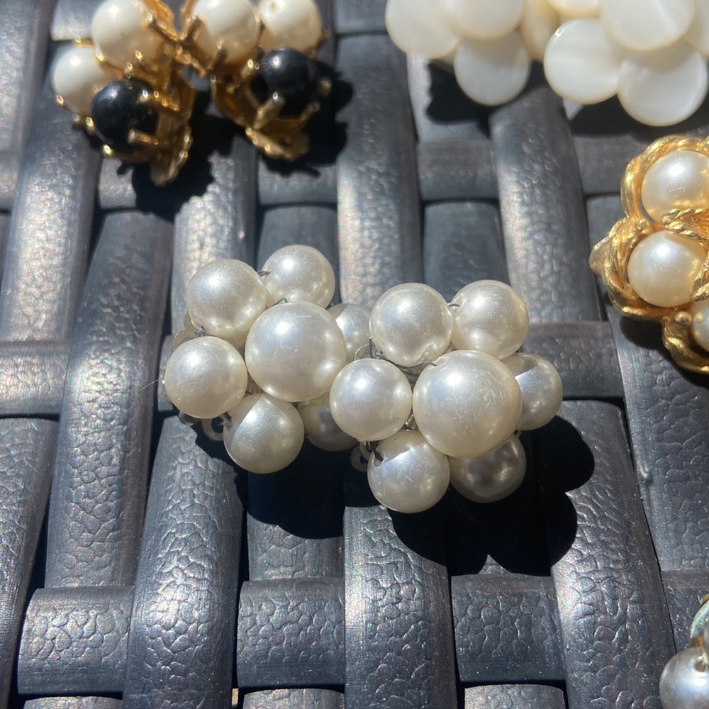 Vintage Clip on Earrings circa 1960’s 5 Sets - Picture 4 of 7